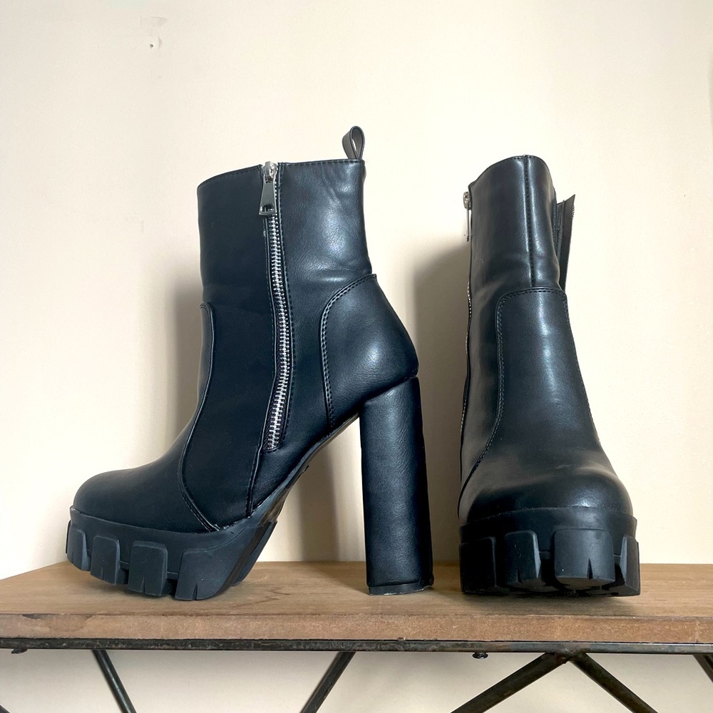 Brand New high heels boots!